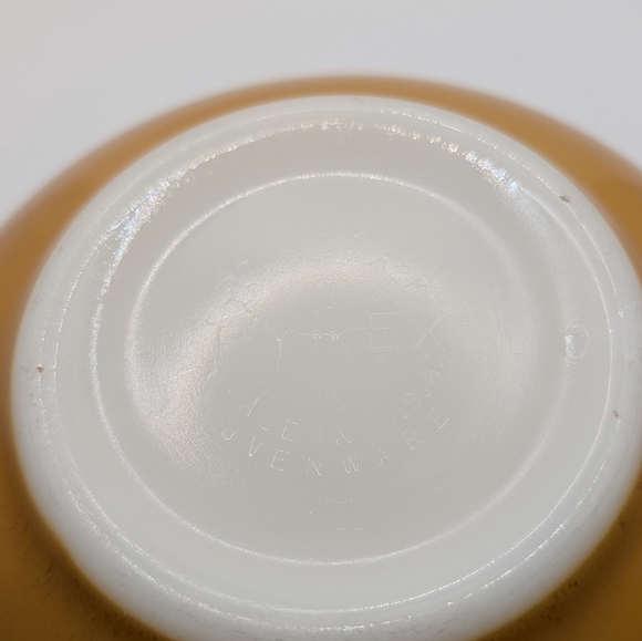 Vintage Pyrex Bowl Old Orchard Harvest - Picture 5 of 7